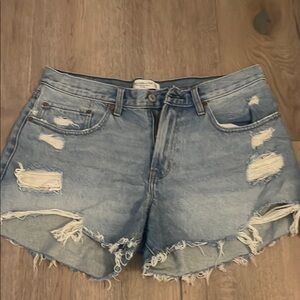 Abercrombie Curve Love boyfriend mid rise short